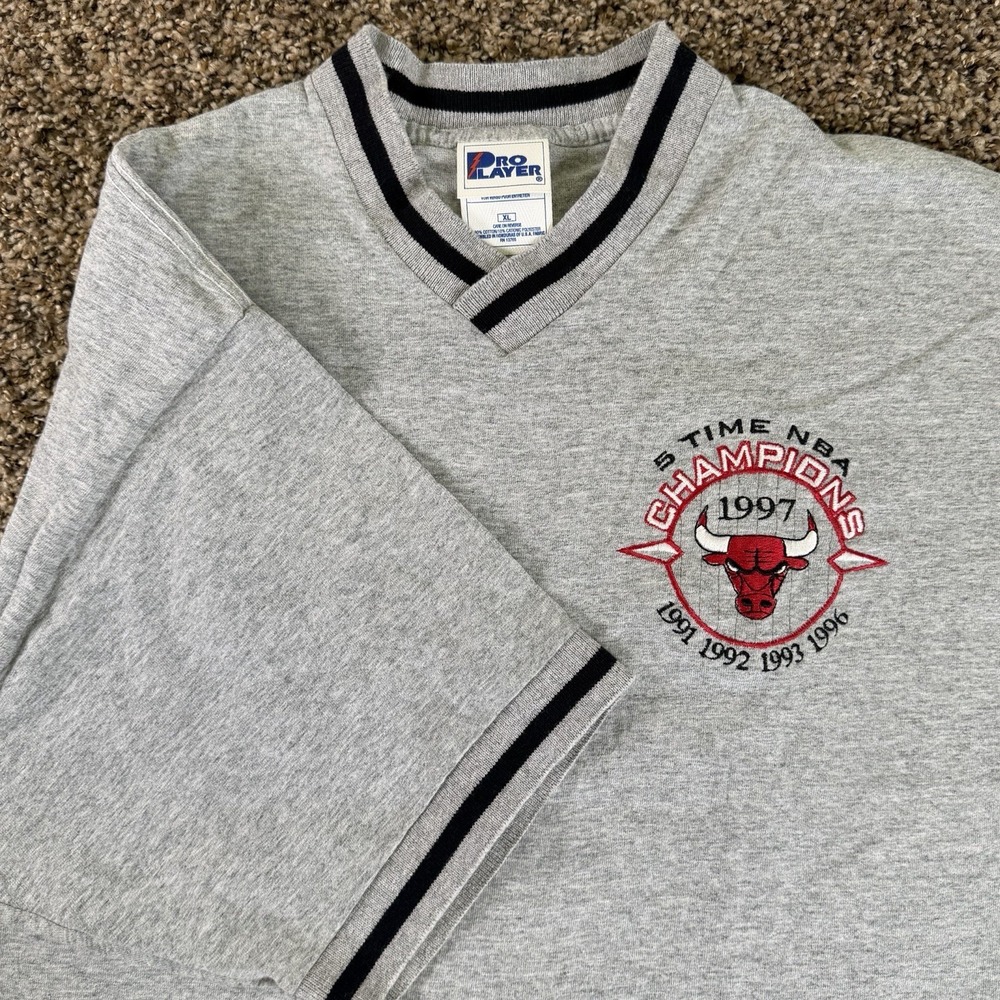 1997 Pro Player Chicago Bulls 5 Time NBA Champions Shirt Gray Vintage